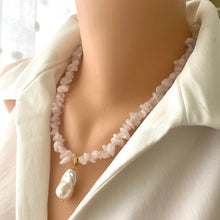 Load image into Gallery viewer, Rose quartz baroque pearl necklace featuring smooth nugget-shaped beads and a luminous Baroque pearl pendant.