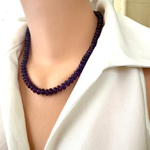Charger l'image dans la galerie, Amethyst beaded necklace worn on mannequin for scale and style reference