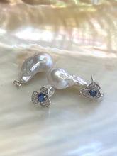Charger l'image dans la galerie, Sapphire version of emerald stud earrings with pearl drops on white pearl shell