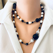 Charger l'image dans la galerie, Labradorite Onyx Pearl Long Necklace worn on a mannequin, showcasing its handcrafted design and stunning gemstones.