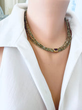 Charger l'image dans la galerie, Green orange garnet necklace displayed on a mannequin, featuring multi-strand gold vermeil and 2 mm faceted garnet beads.