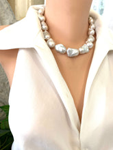 Charger l'image dans la galerie, Baroque Pearl Chunky Necklace featuring large white freshwater baroque pearls, handcrafted statement jewelry.