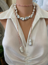 Charger l'image dans la galerie, Baroque Pearl Chunky Necklace featuring large white freshwater baroque pearls, handcrafted statement jewelry design.