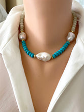 Charger l'image dans la galerie, Front close-up of green jade and turquoise pearl necklace with baroque pearls