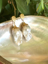 Charger l'image dans la galerie, Baroque Pearl Gold Vermeil Earrings photographed with green leaves — gold vermeil and baroque pearls handcrafted by Loulia Pearl Jewelry