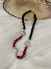 Charger l&#39;image dans la galerie, Hot Pink Jade Tourmaline Necklace | Handcrafted Baroque Pearl Design
