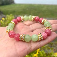 Load image into Gallery viewer, Colorful jade rhinestone stretchy bracelet with green and red jade bead design
