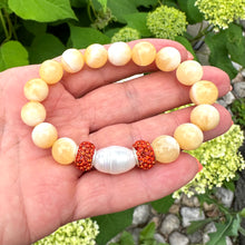 Load image into Gallery viewer, Aventurine jade pearl stretchy bracelet highlighting pearl centerpiece and gemstone beads
