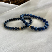 Charger l&#39;image dans la galerie, Bracelet extensible en kyanite bleu denim de 6 ou 8 mm, 14 carats GF, 18 cm
