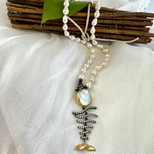 Charger l&#39;image dans la galerie, Small Baroque Pearl Necklace, Removable Fishbone Pendant
