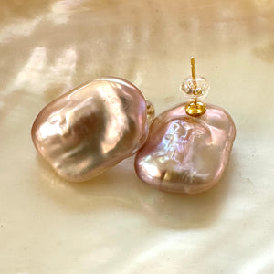 Boucles d'oreilles à tige en perles baroques rectangulaires roses dorées, GV