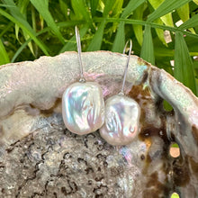 Charger l&#39;image dans la galerie, Boucles d&#39;oreilles pendantes rectangulaires en perles d&#39;eau douce blanches, GV
