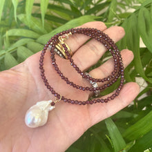 Load image into Gallery viewer, Red garnet baroque pearl necklace featuring a stunning Baroque pearl pendant and deep red garnet beads.
