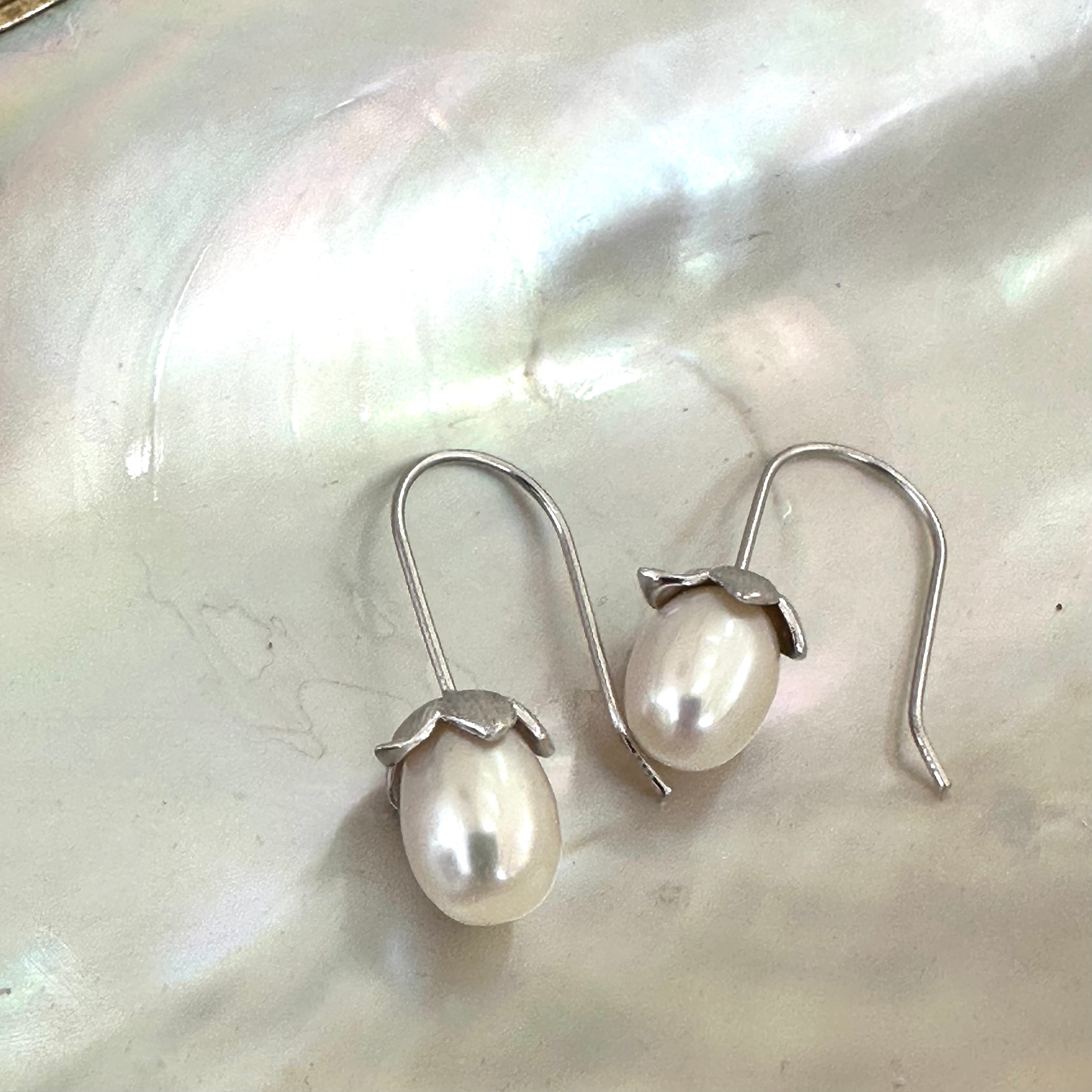 Boucles d'oreilles tulipes en perles de riz blanches d'eau douce, GV ou argent