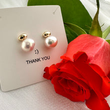 Charger l&#39;image dans la galerie, Nugget pearl stud earrings in gift box beside red rose, handmade in Canada
