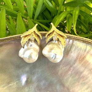 Boucles d'oreilles en perles baroques à motif feuille de chêne en GV