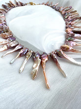 Charger l&#39;image dans la galerie, Spectacular Purplish Pink Biwa Pearls Necklace
