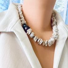 Charger l&#39;image dans la galerie, White Cornflake Pearls Necklace &amp; Black Baroque Pearl
