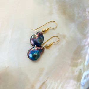 Boucles d'oreilles pendantes en perles baroques noires paon, vermeil doré
