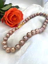 Charger l&#39;image dans la galerie, Metallic Edison Pearl Necklace | 12–14mm, 18&quot; Handcrafted Design with large pink pearls and a rose.
