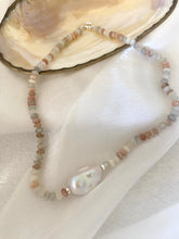 Charger l&#39;image dans la galerie, Moonstone and Baroque Pearl Necklace featuring mixed moonstone rondelles and a stunning baroque pearl centerpiece.
