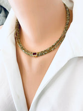 Charger l&#39;image dans la galerie, Green orange garnet necklace showcased on a mannequin, featuring multi-strand gold vermeil and vibrant gemstones.
