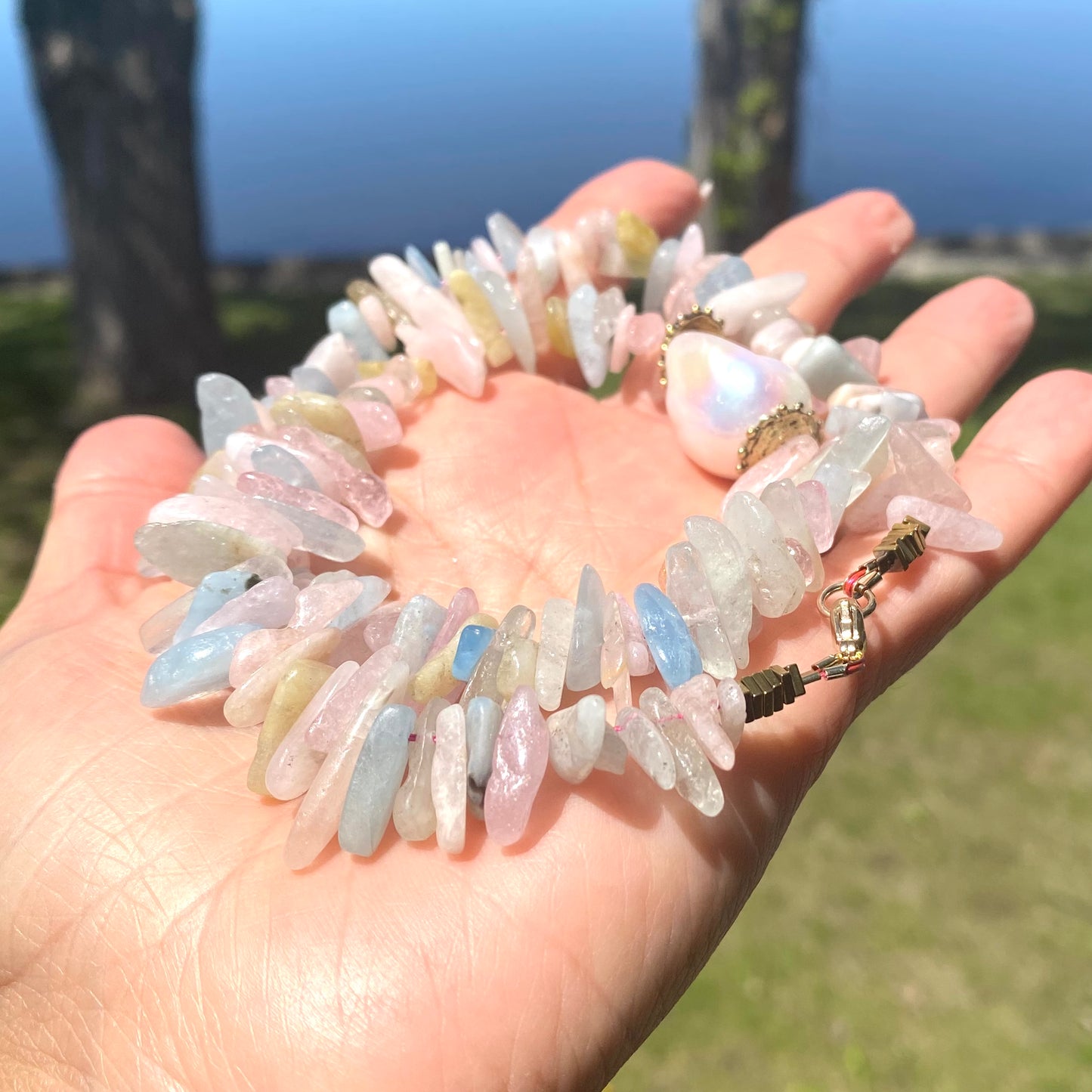 Morganite aquamarine necklace featuring pastel gemstones and Baroque pearl in artisan design, ideal for elegant jewelry lovers.