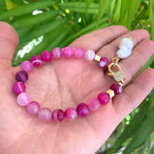 Load image into Gallery viewer, Sardonyx baroque pearl bracelet featuring hot pink beads and freshwater pearl charm
