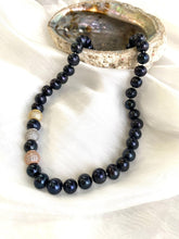 Charger l&#39;image dans la galerie, Navy Blue Pearl Necklace &amp; Zircons Pave Details
