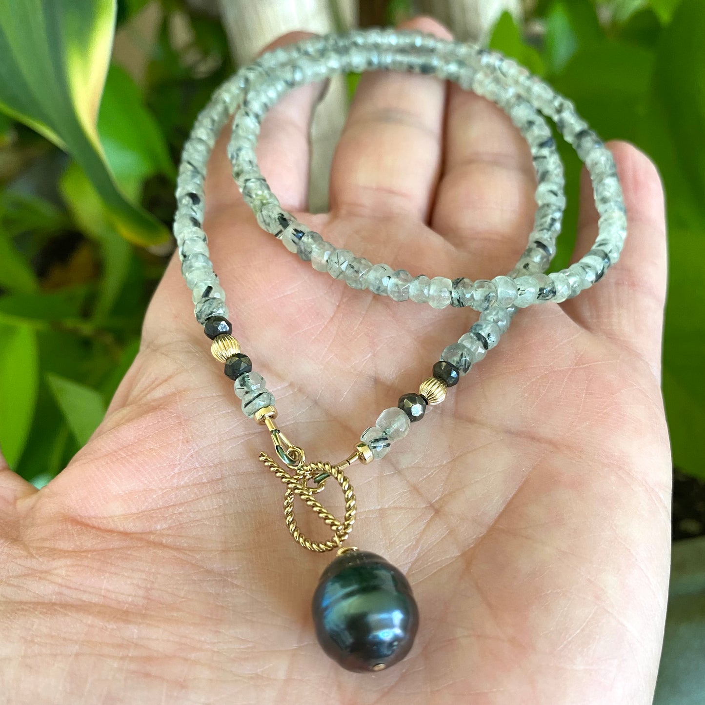 Prehnite tahitian pearl necklace handmade in Canada with green prehnite beads and Tahitian pearl