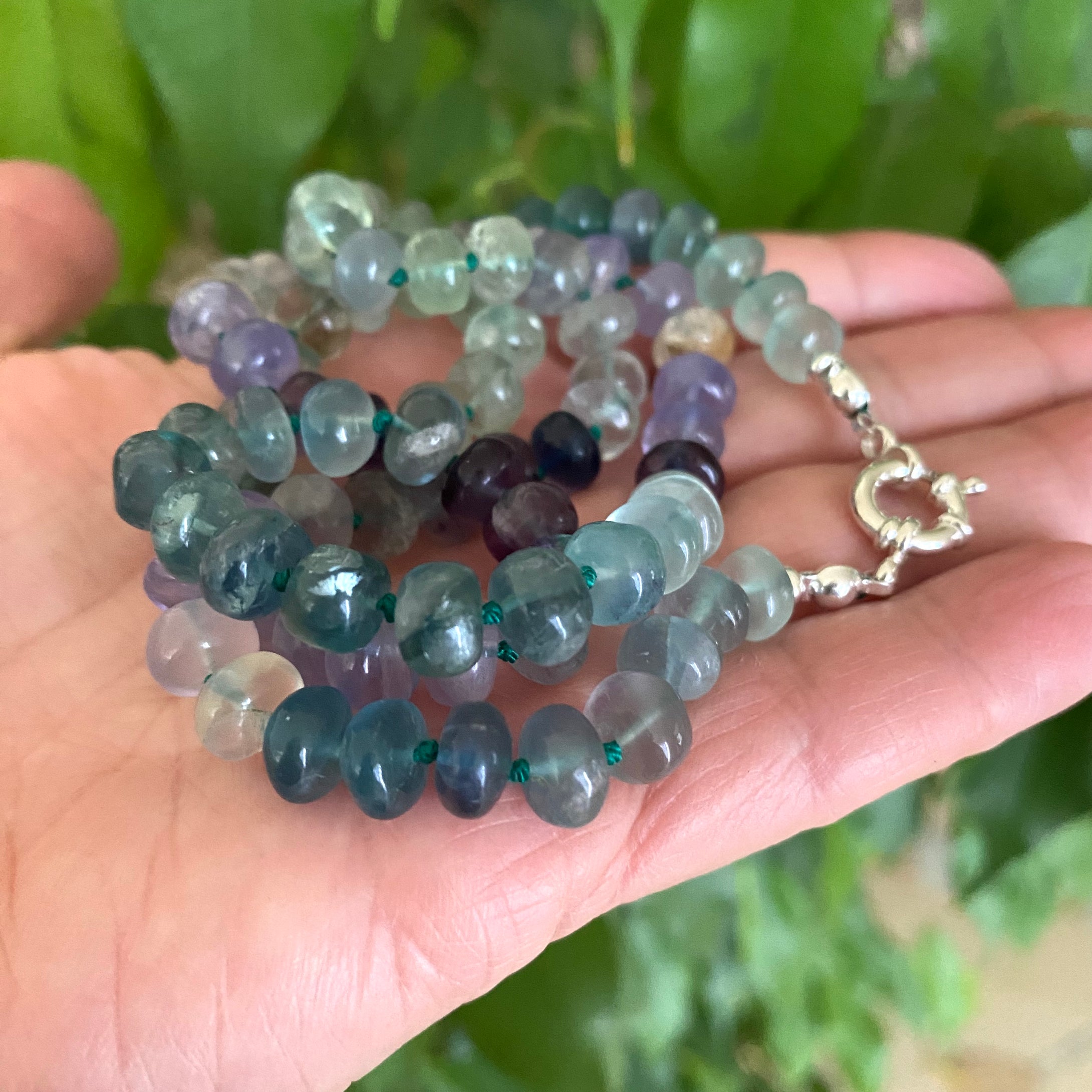 Collier multi-fluorite Candy, fermoir poussoir ou fermoir marin plaqué or vermeil, 21,5