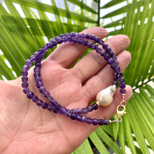 Charger l&#39;image dans la galerie, Faceted Amethyst cubes with baroque pearl in middle

