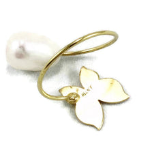 Charger l&#39;image dans la galerie, 18K minimalist butterfly pearl ring with a freshwater pearl and butterfly motif in solid gold.
